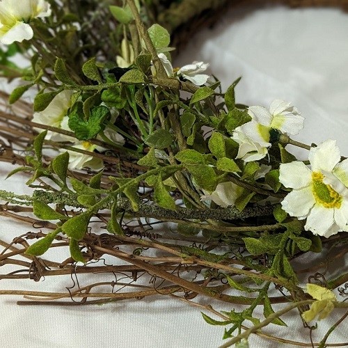 Close Up Daisy Wreath